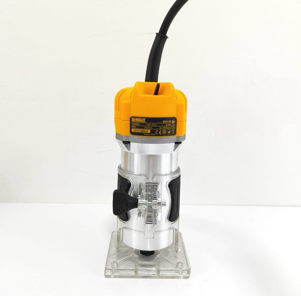 Rebordeadora Dewalt 800 W